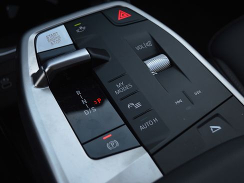 Used 2026 BMW X2 xDrive28i w/ Technology Package image 25