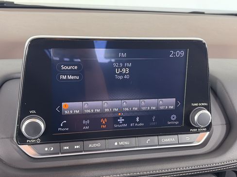Used 2023 Nissan Rogue SV AWD/4WD image 18