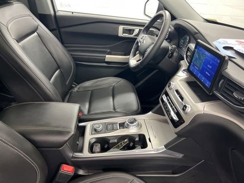 Used 2023 Ford Explorer XLT w/ Equipment Group 202A AWD/4WD image 25