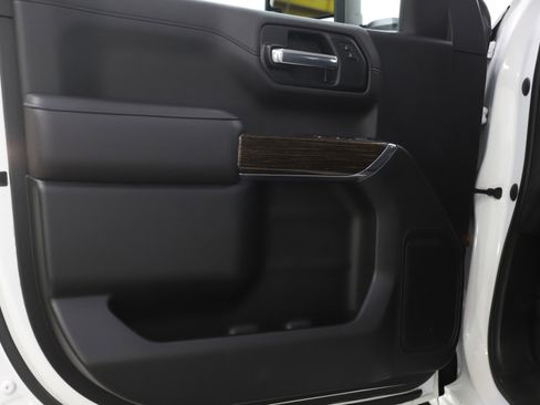 Used 2020 GMC Sierra 1500 Elevation w/ Elevation Value Package image 18