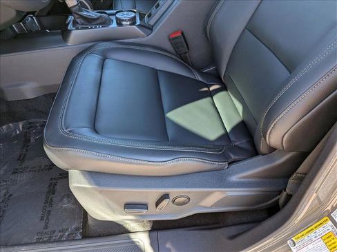 New 2025 Ford Bronco Badlands image 4