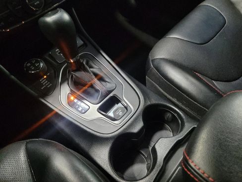 Used 2022 Jeep Cherokee Trailhawk w/ Premium Leather Package image 26