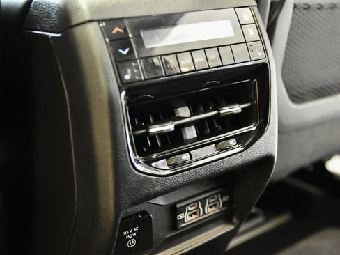 Used 2024 Jeep Grand Cherokee L Limited AWD/4WD image 21