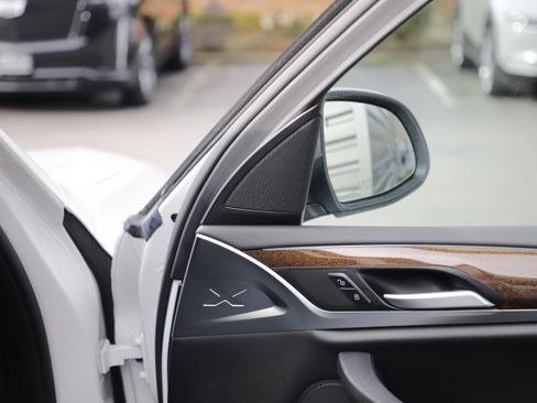 Used 2023 BMW X3 xDrive30i w/ Premium Package image 12