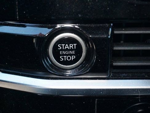 Certified 2024 Nissan Pathfinder SL image 18