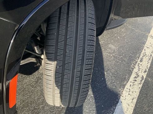 Used 2023 Jeep Wagoneer Series II image 11