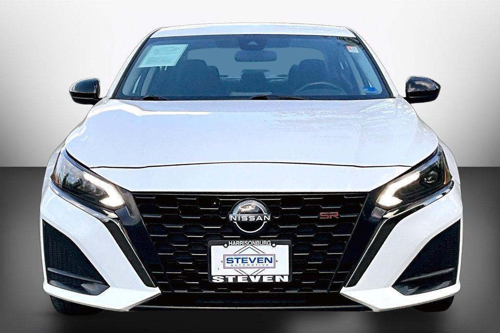 Used 2024 Nissan Altima 2.5 SR FWD image 2