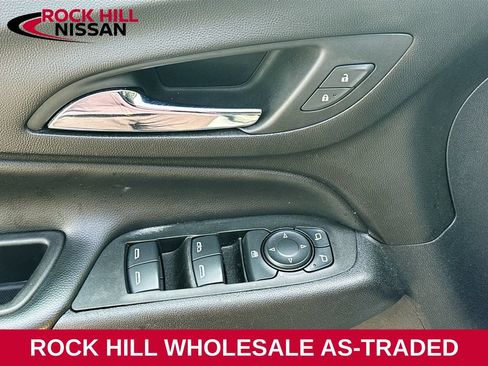 Used 2021 Chevrolet Equinox LT FWD image 18