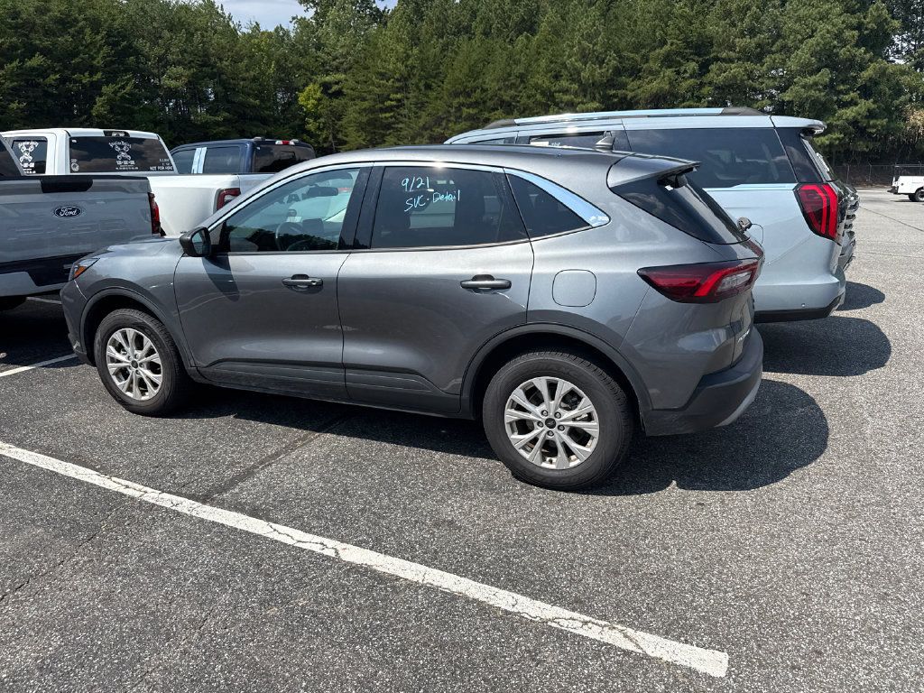 Used 2024 Ford Escape Active AWD/4WD image 8