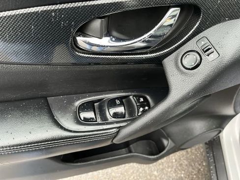 Used 2015 Nissan Rogue SL w/ SL Premium Package AWD/4WD image 16