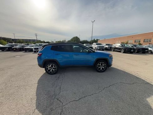 Used 2025 Jeep Compass Limited AWD/4WD image 15