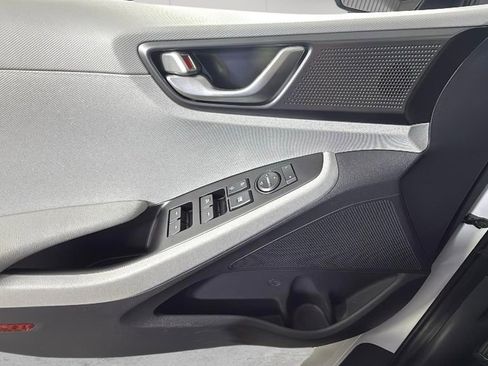 Used 2020 Hyundai Ioniq SE image 26