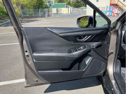 Used 2024 Subaru Outback Premium image 5