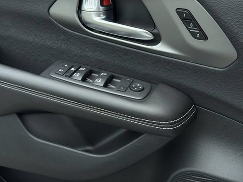 New 2027 Chrysler Pacifica Select FWD image 25