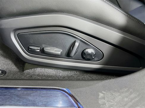 New 2026 Porsche Taycan image 21