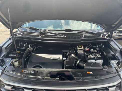 Used 2017 Ford Explorer XLT w/ Equipment Group 202A FWD image 14