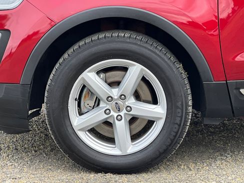 Used 2016 Ford Explorer XLT w/ Equipment Group 202A image 25