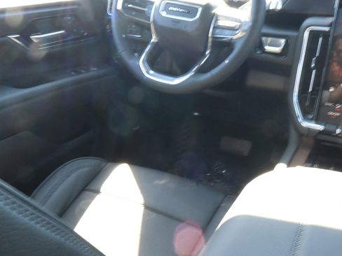 New 2026 GMC Yukon Denali w/ Sun & Power Step Package AWD/4WD image 9