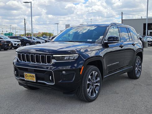 New 2025 Jeep Grand Cherokee Overland w/ Luxury Tech Group IV image 7