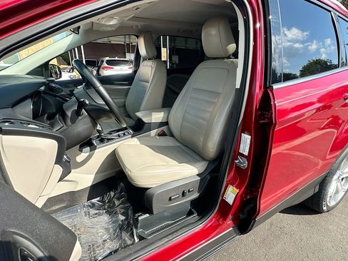 Used 2019 Ford Escape Titanium FWD image 21