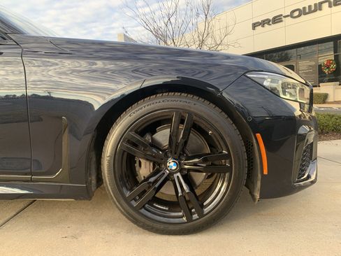 Used 2020 BMW 740i 740i w/ M Sport Package image 13