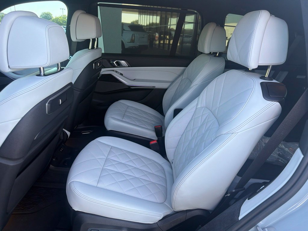 Used 2025 BMW X7 xDrive40i w/ Executive Package AWD/4WD image 10