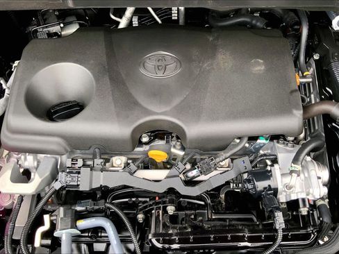 Used 2025 Toyota Sienna Limited image 32