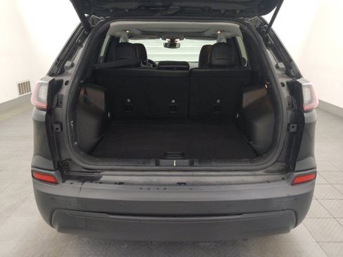 Used 2019 Jeep Cherokee Latitude Plus w/ Comfort/Convenience Group image 29