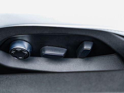 Used 2022 Chevrolet Corvette Stingray Premium Conv w/ Z51 Performance Package image 19