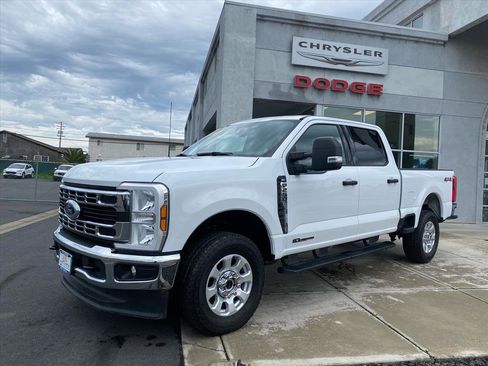 Used 2024 Ford F250 XLT image 2