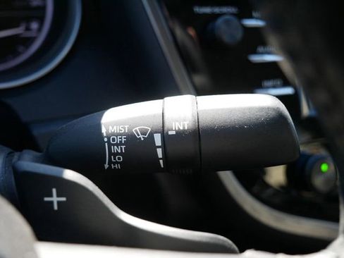 Used 2018 Toyota Camry SE w/ Protection Package (Q2) image 24