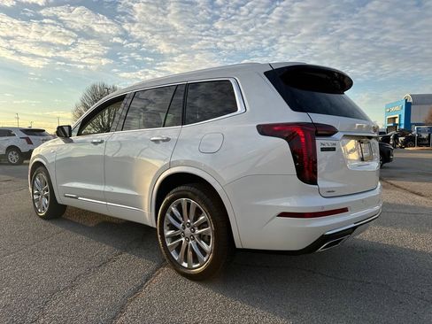 Certified 2023 Cadillac XT6 Premium Luxury image 5