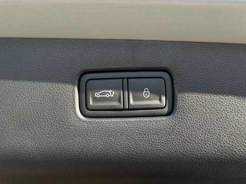 New 2026 Genesis GV70 2.5T Advanced image 17