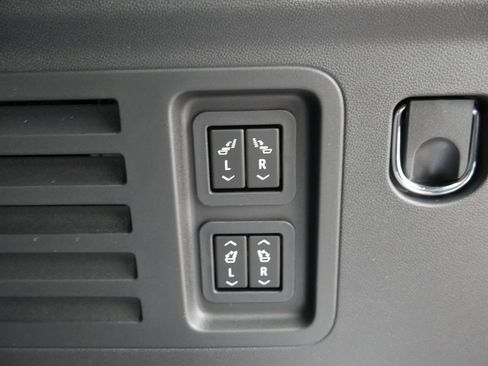 New 2026 Chevrolet Traverse High Country image 32