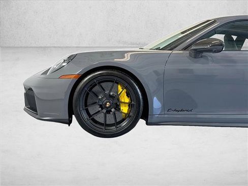 Certified 2025 Porsche 911 Carrera GTS RWD image 27