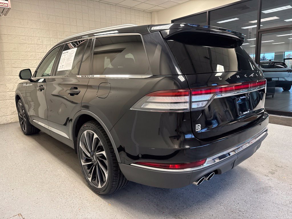 Used 2020 Lincoln Aviator Reserve w/ Equipment Group 201A AWD/4WD image 3