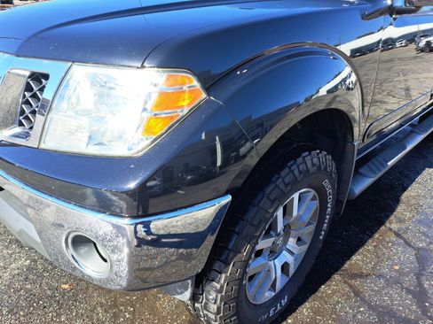 Used 2011 Nissan Frontier SL image 25