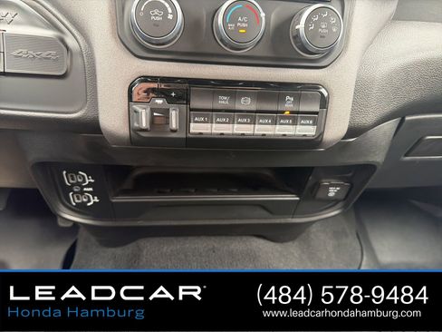 Used 2024 RAM 2500 Tradesman w/ Chrome Appearance Group AWD/4WD image 18