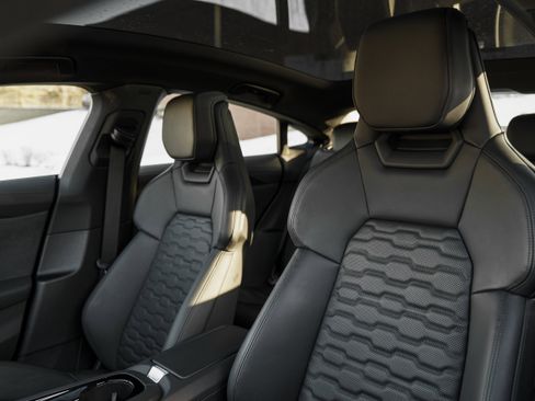 Certified 2024 Audi e-tron GT Premium Plus w/ Executive Package image 21