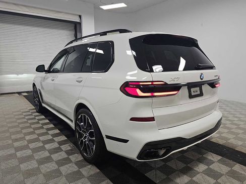 Used 2024 BMW X7 xDrive40i w/ M Sport Package AWD/4WD image 2