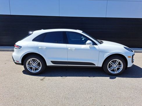 Used 2025 Porsche Macan image 8