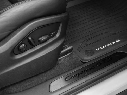 Used 2023 Porsche Cayenne GTS image 25