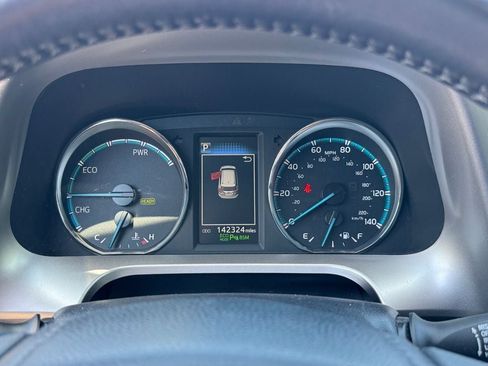 Used 2016 Toyota RAV4 Limited w/ Advanced Technology Package AWD/4WD image 18