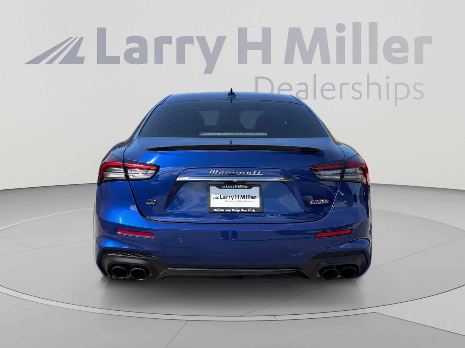 Used 2023 Maserati Ghibli Modena Q4 AWD/4WD image 4