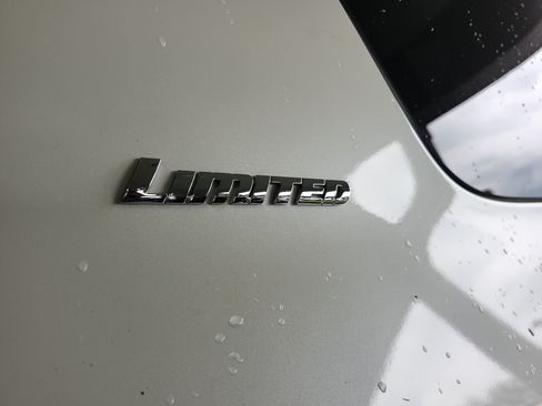 Used 2016 Toyota 4Runner Limited AWD/4WD image 32