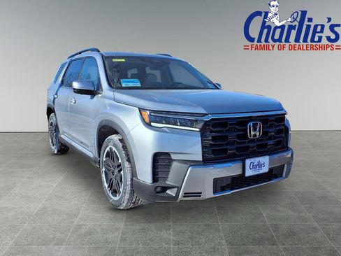 New 2026 Honda Pilot Touring image 3