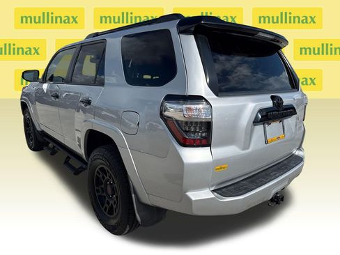 Used 2021 Toyota 4Runner Venture w/ Moonroof Package AWD/4WD image 10