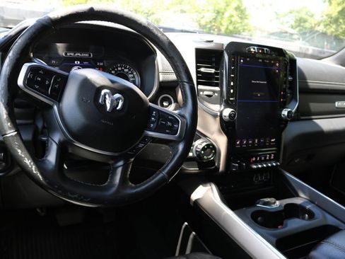 Used 2019 RAM 1500 Laramie AWD/4WD image 18