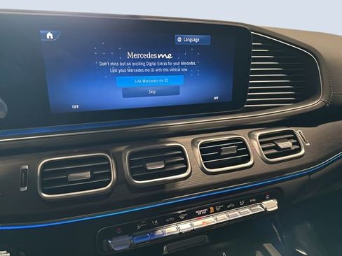 Used 2025 Mercedes-Benz GLS 450 4MATIC image 19