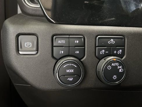 Used 2023 Chevrolet Silverado 1500 LT image 13